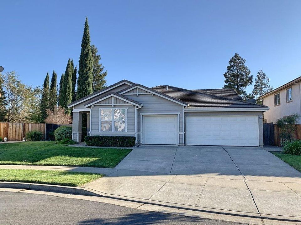 1st image of 1714 River Oaks Cir