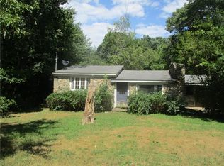 500 Trimtown Rd, Scituate, RI 02857