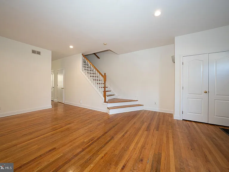 2822 Ogden St #A — Photo 4