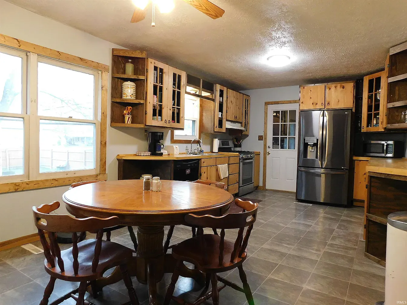 3 bed, 1224 sqft, $650 — Photo 3