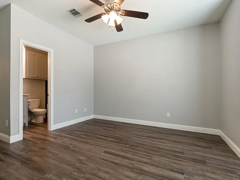 2840 Forest Park Blvd — Photo 8