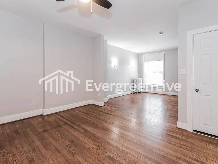 2734 E Biddle St — Photo 4