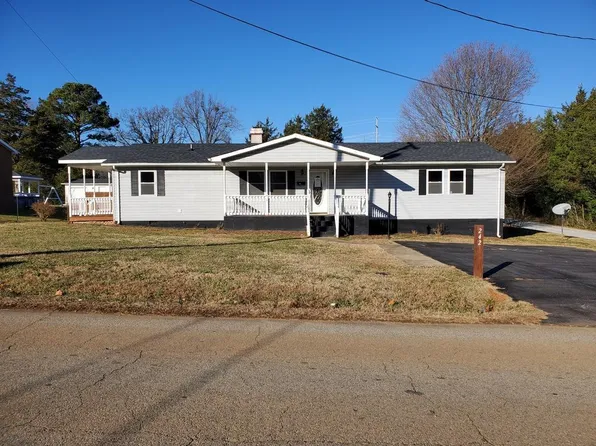 242 Dodd St, Chase City, VA 23924