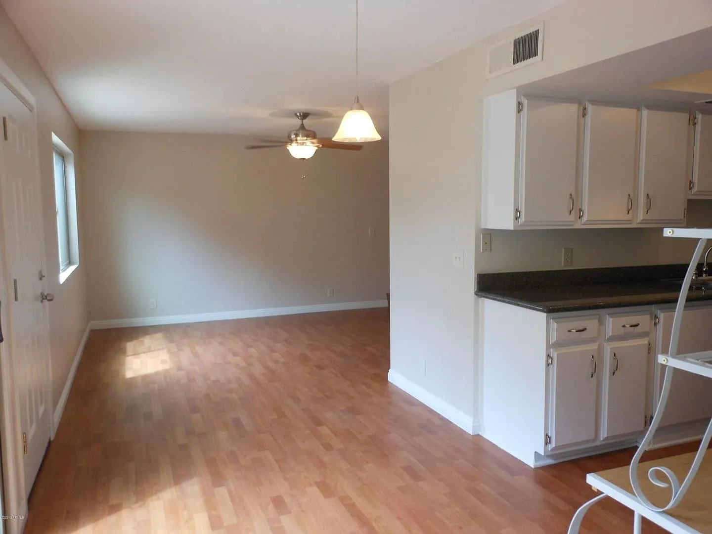 One month Free on OAC and 13 month lease.Location!! Minutes from Old Town Scottsdale, Fashion Squ... — Photo 2