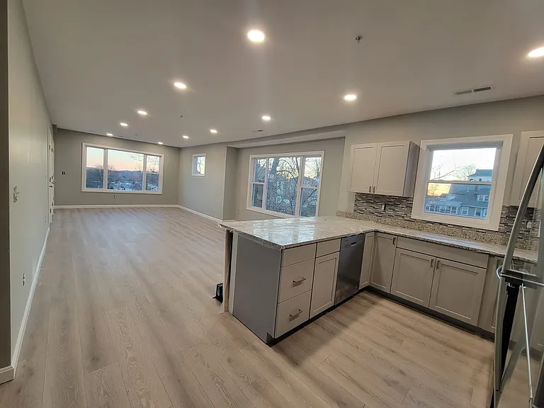 14 Clarendon St #1 — Photo 13