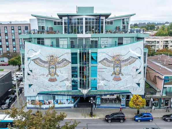 1061 Fort St #512, Victoria, BC V8V 5A1