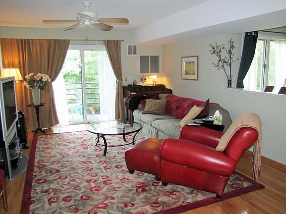 Hardwood Floors thru-out