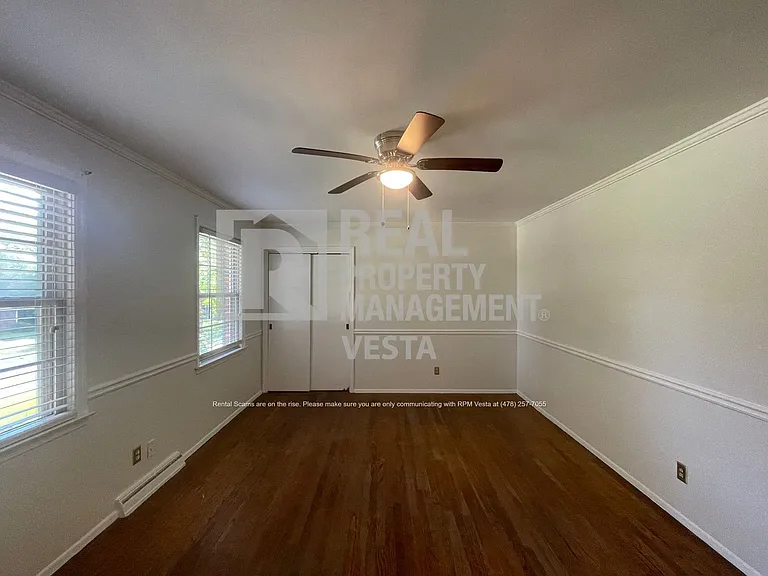240 Candler Dr — Photo 12