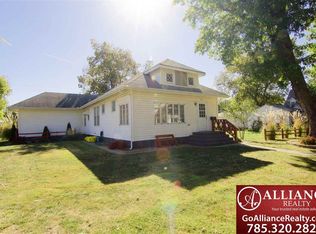 522 Crawford St, Clay Center, KS 67432