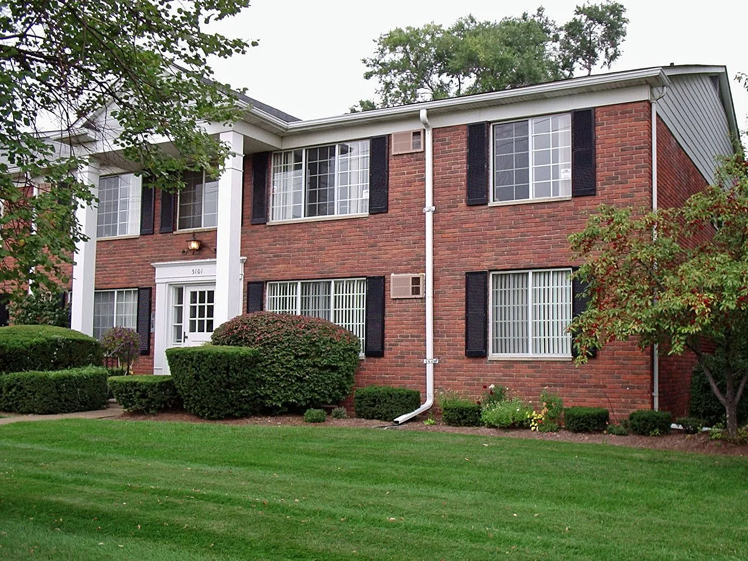 Medford Place Apartments — Photo 3
