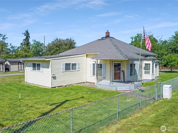 108 2nd Street SE, Rainier, WA 98576