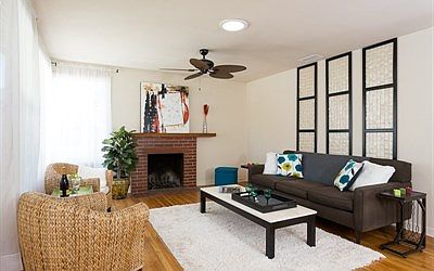 2nd image of 2408 Rosyln Way