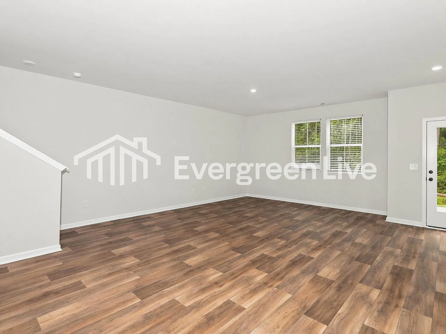 3 bed, 2.5 bath, 1897 sqft, $1,850 — Photo 3