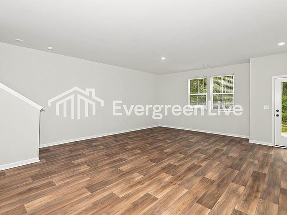 3rd image of 172 Lockland Dr