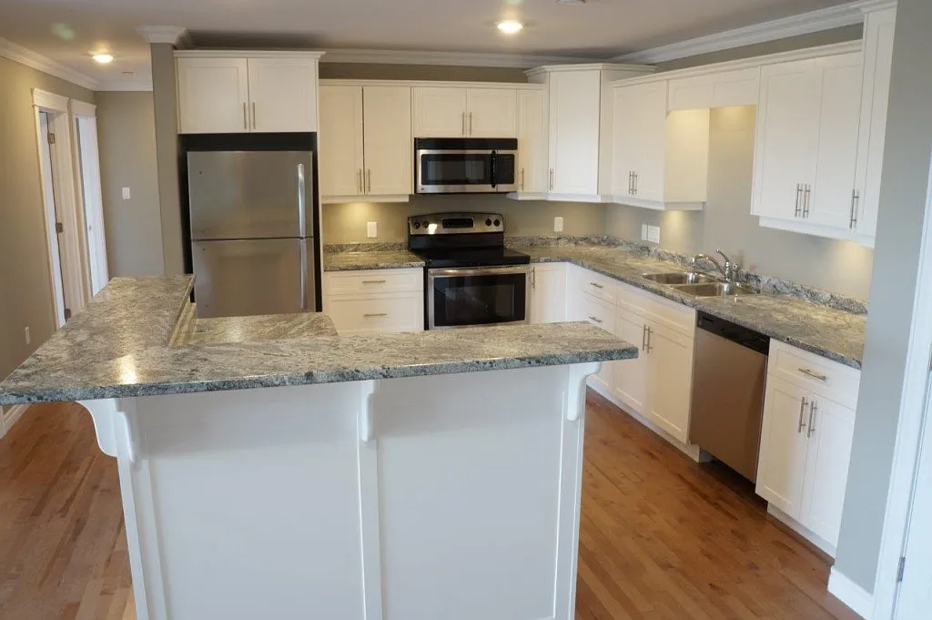 2 bed, 1.5 bath, 1195 sqft, $1,625 — Photo 2