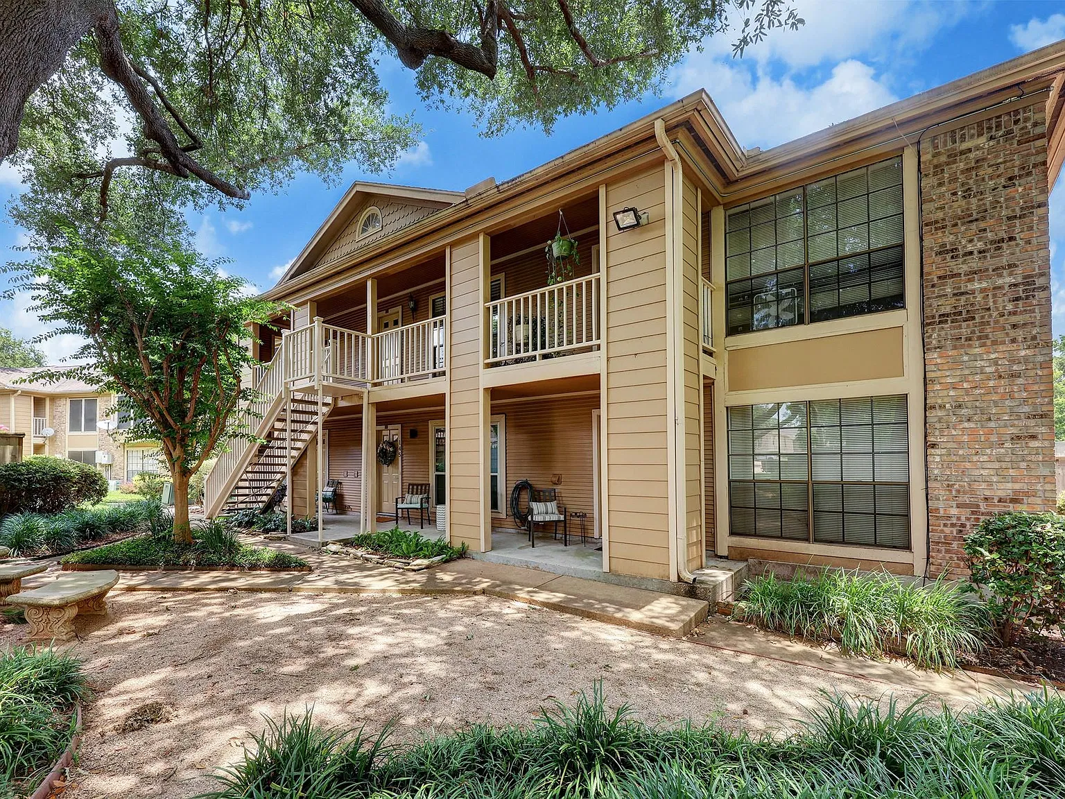 1 bed, 1.0 bath, 480 sqft, $995 — Photo 3