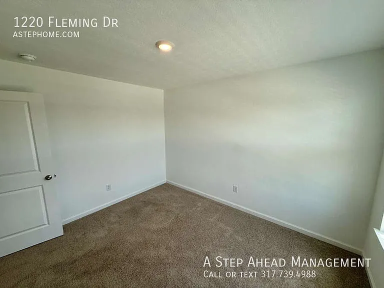 1220 Fleming Dr — Photo 18