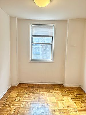 4th image of 215 E 80th St APT 8C