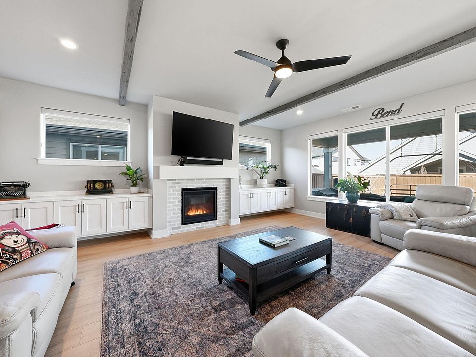 1st image of 3026 NE Red Jasper Pl