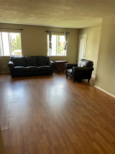 2 bed, 1000 sqft, $3,250 — Photo 3
