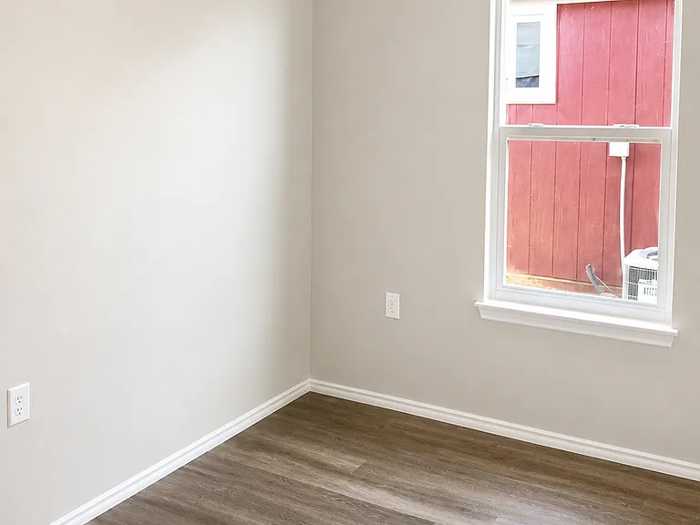 1512 E Ursuline St #1 — Photo 8