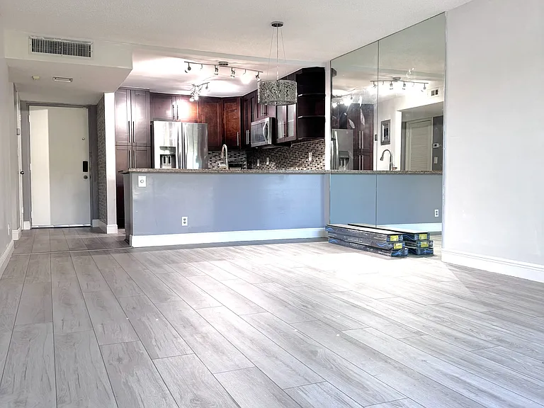 2311 S Cypress Bend Dr — Photo 9