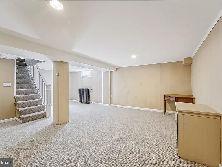 204 Glenmore Ave — Photo 5