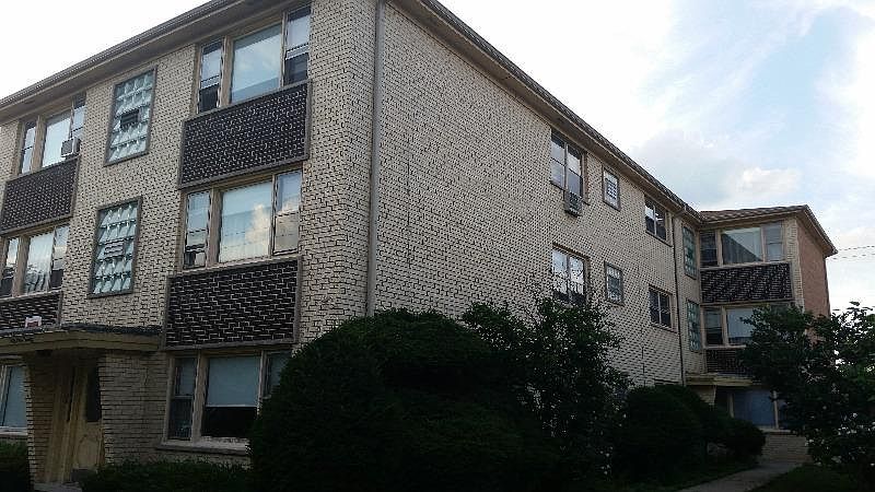 1st image of 5916 W Diversey Ave APT 1