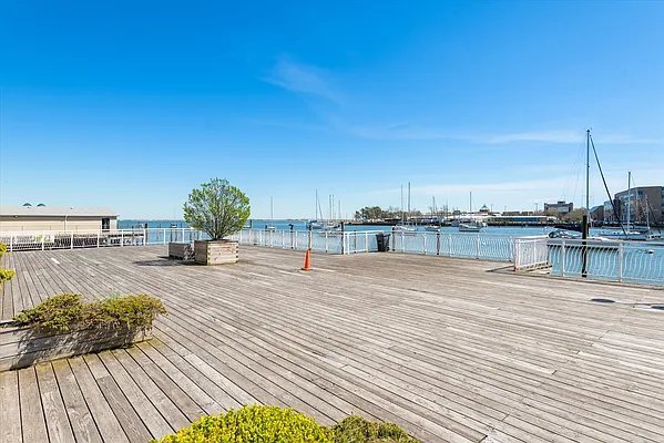 Sold by High Class Realty SB LLC | media 22