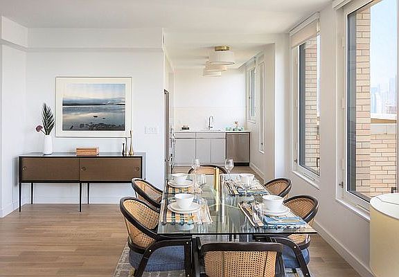 2nd image of 146 Pierrepont St Penthouse C