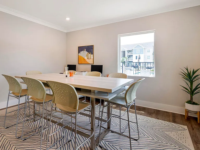The Pointe Grand Apartment Homes — Photo 17
