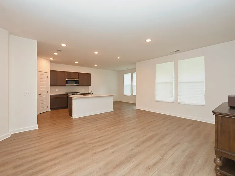 7187 Sutton Dr — Photo 16