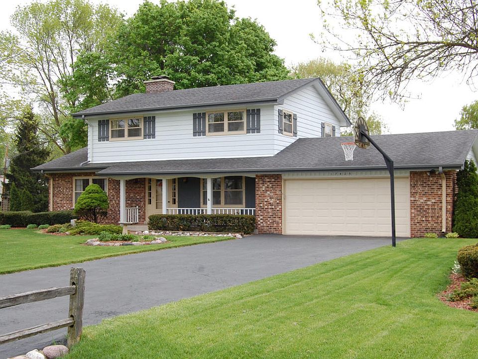 1st image of 17425 Bedford Dr