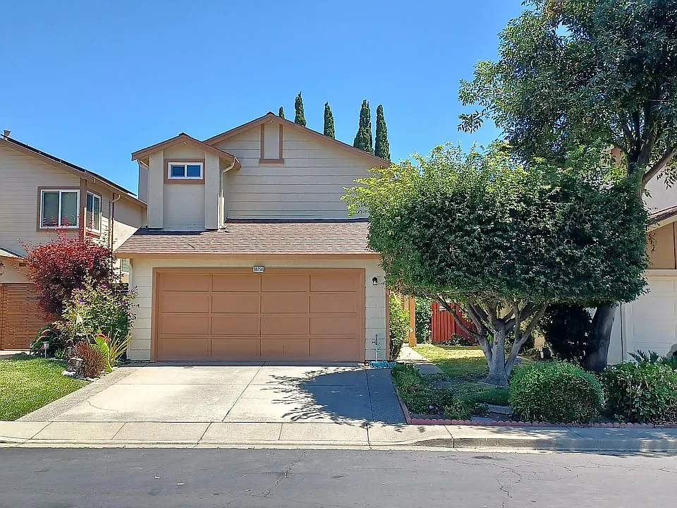 3 bed, 2.5 bath, 1503 sqft, $4,100 — Photo 1