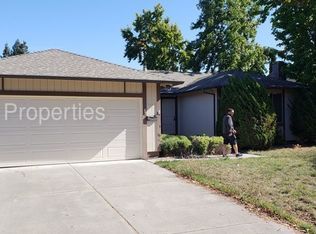 7312 Circle Dr, Rohnert Park, CA 94928