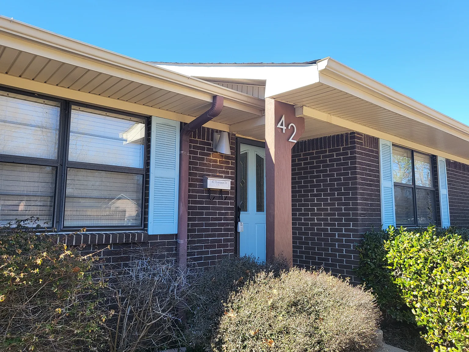 42 Thompson Dr, Clarksville - 1 — Photo 2