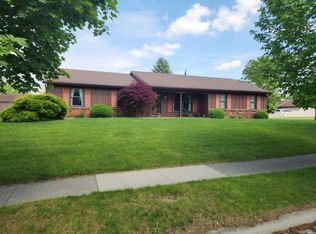 1402 Canterbury Dr, Decatur, IN 46733