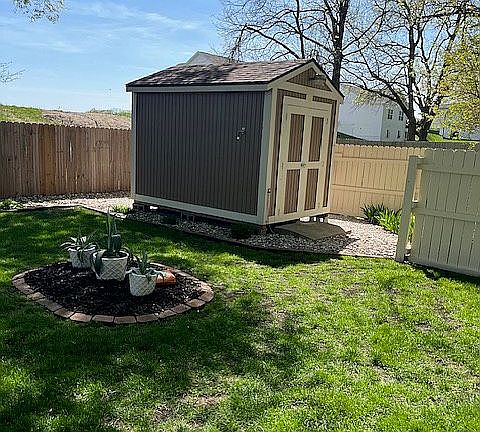 5th image of 936 Shagbark Dr