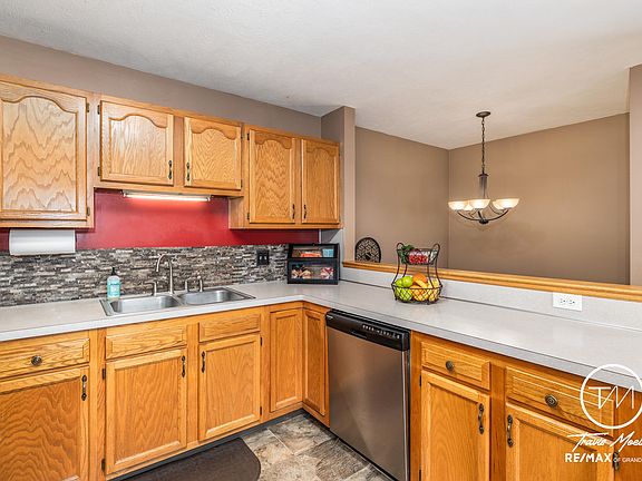5th image of 5424 Golfwood Ct SW