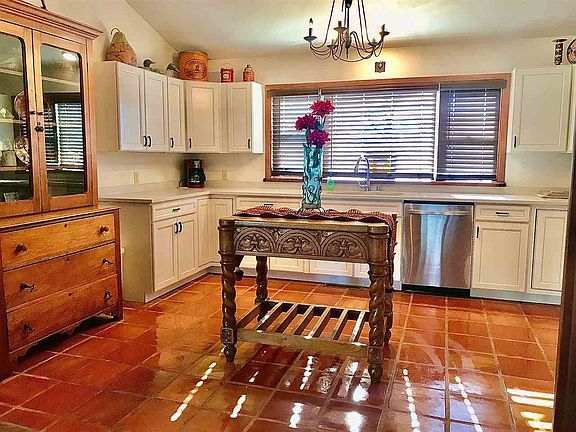 4th image of 317 Alamo Ln