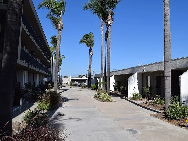 Azul Apartments — Photo 6
