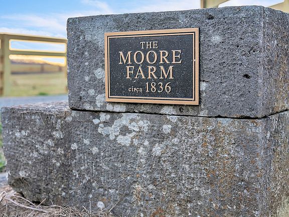 3rd image of 3138 Richmond Rd