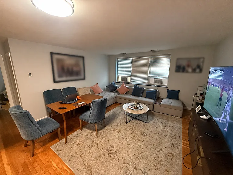 530 Vfw Pkwy #101 — Photo 3