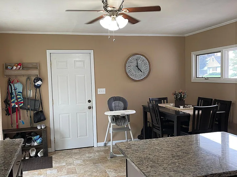 3644 Dennis Ln — Photo 3