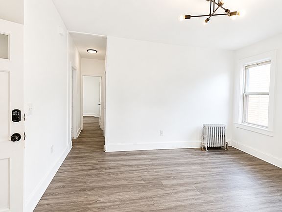 5th image of 1035 Morris St #2B