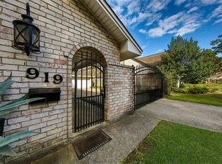 919 Bethlehem St, Houston, TX 77018