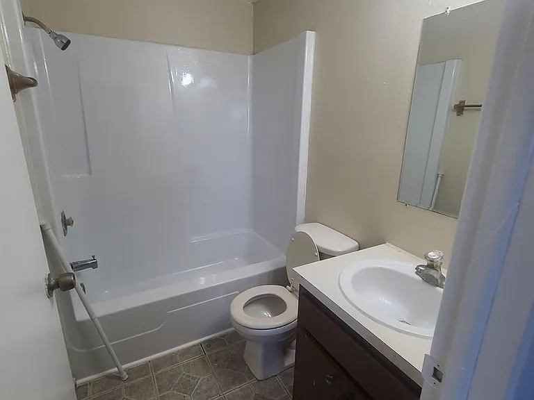 4809 Grand Blvd — Photo 12