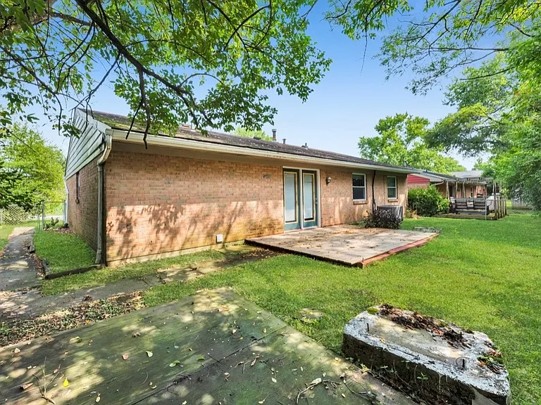 10203 Storm Dr — Photo 27