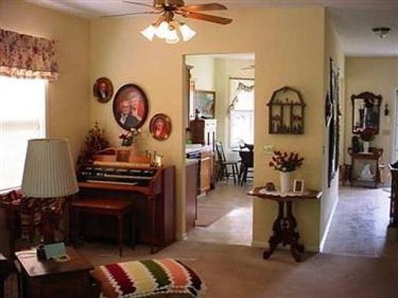 5th image of 483 Rockledge Ln