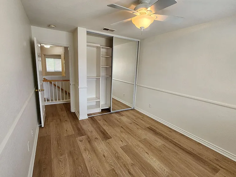 26 Anglesite — Photo 27